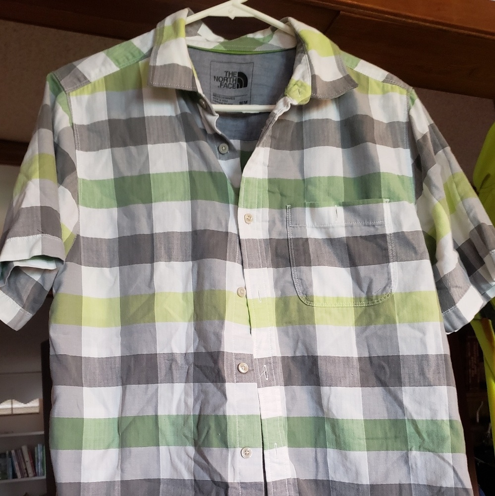 North Face Mens Med Button Up Shirt
